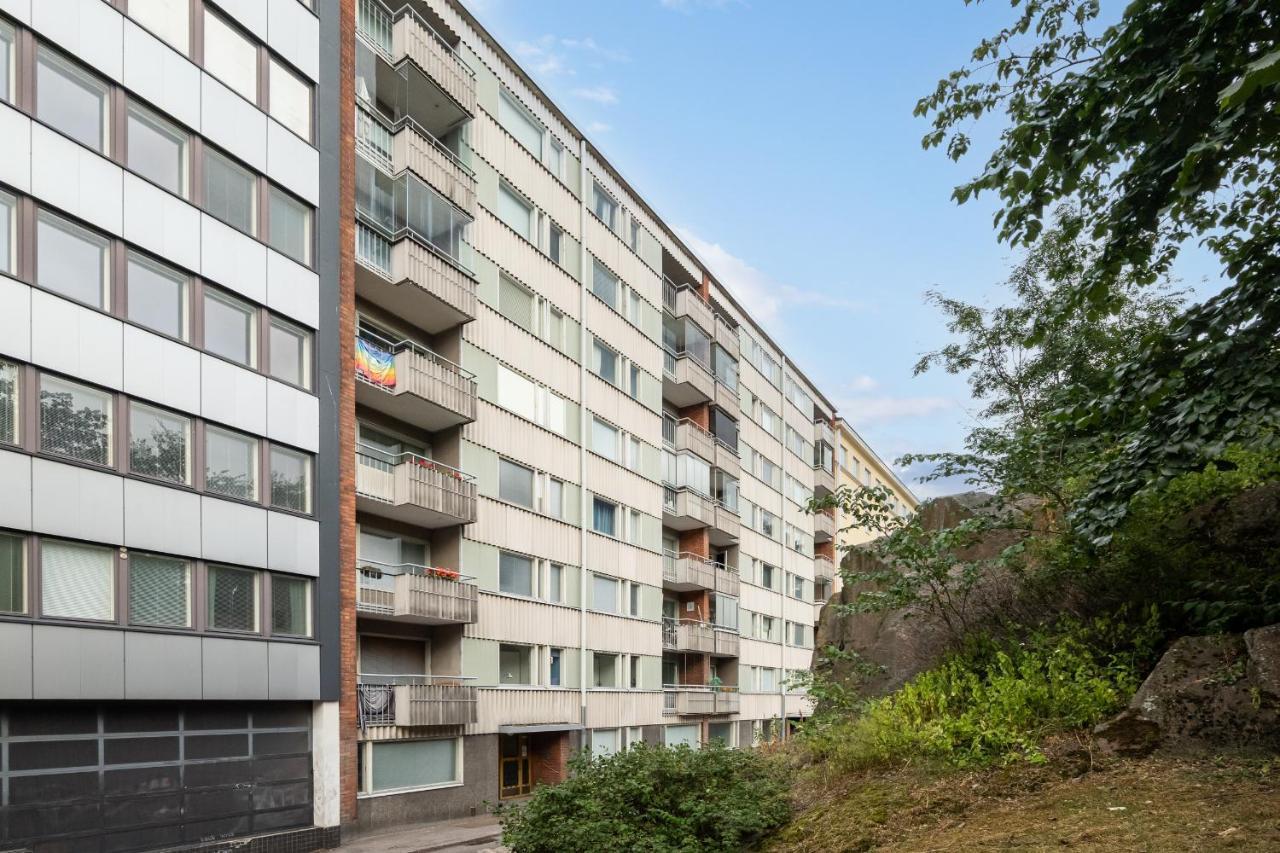 Wehost Spacious Traveller'S Hq Above Metro @Vilhonvuorenkuja 16 Appartement Helsinki Buitenkant foto